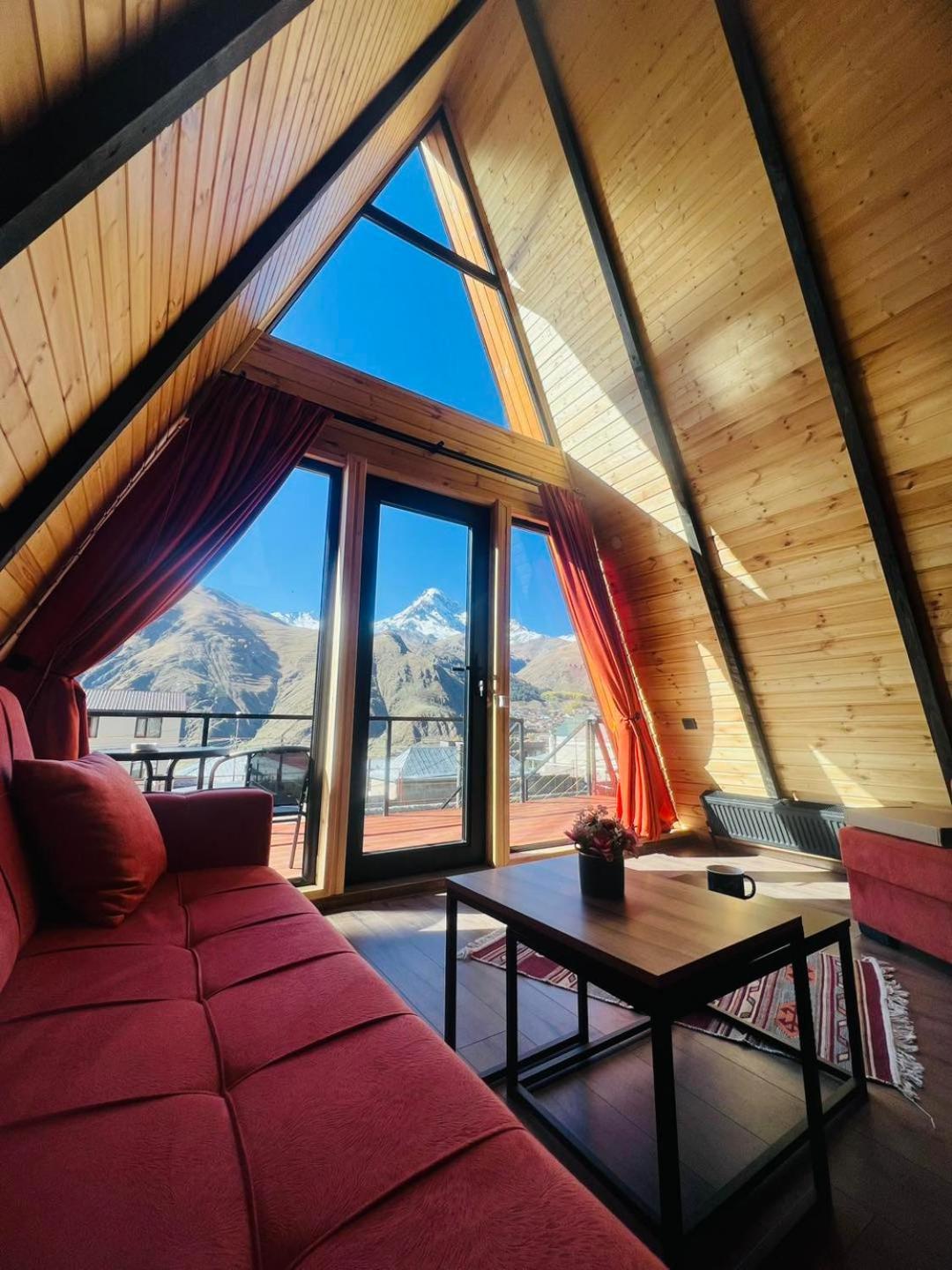 Pyramid Kazbegi Ξενοδοχείο Εξωτερικό φωτογραφία