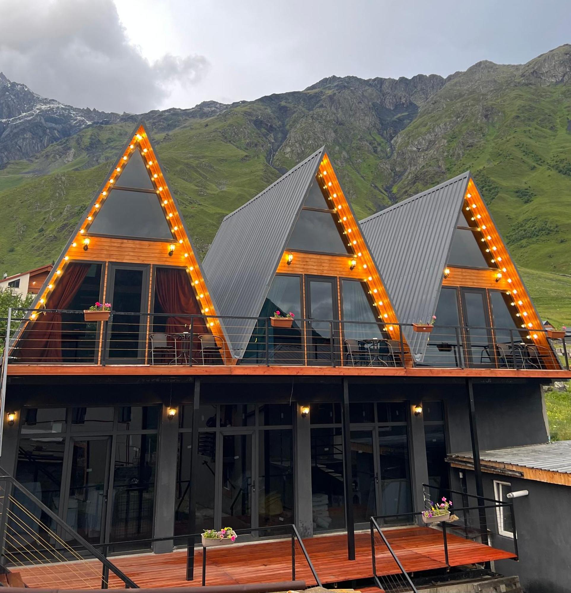 Pyramid Kazbegi Ξενοδοχείο Εξωτερικό φωτογραφία