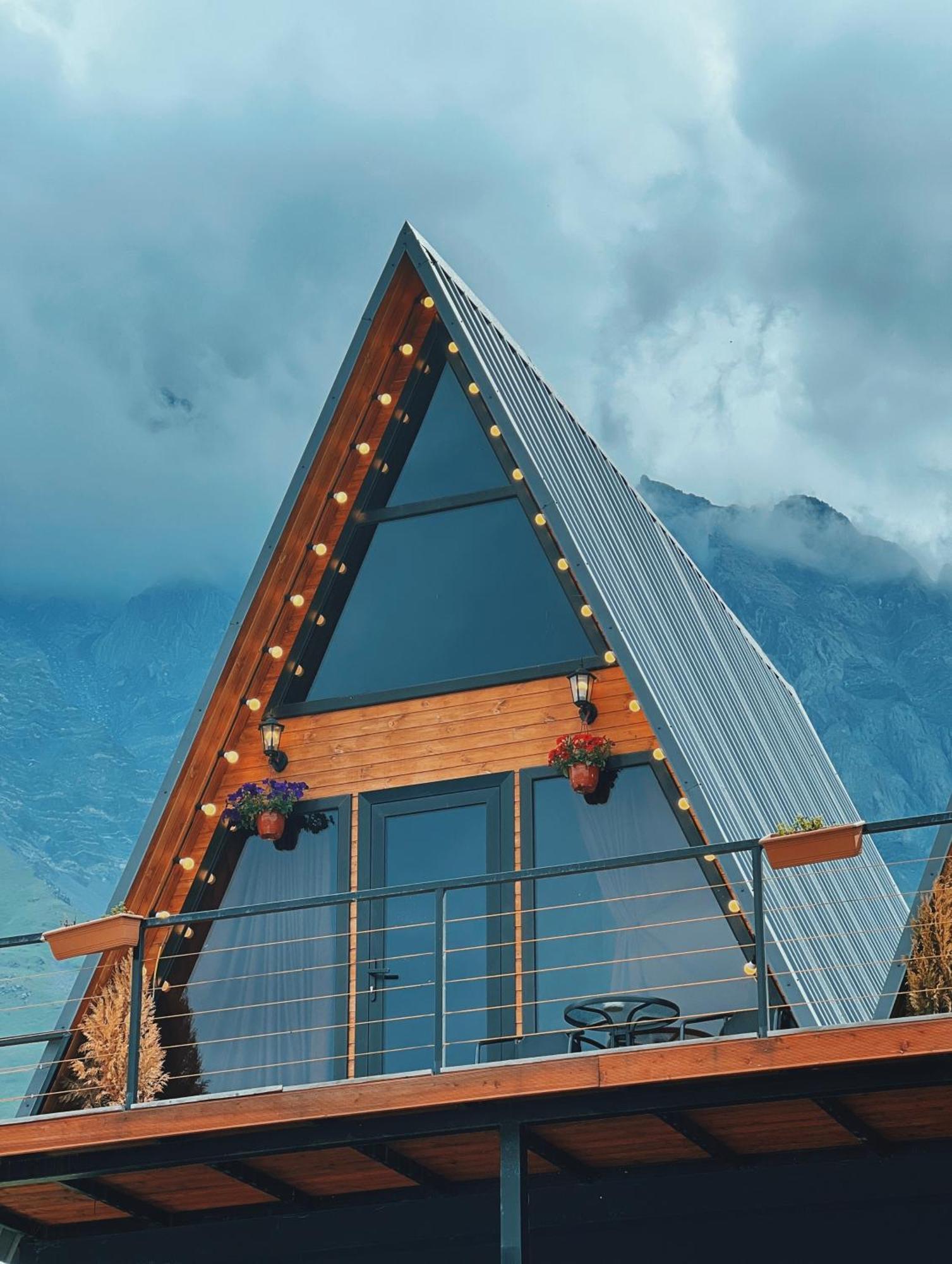 Pyramid Kazbegi Ξενοδοχείο Εξωτερικό φωτογραφία